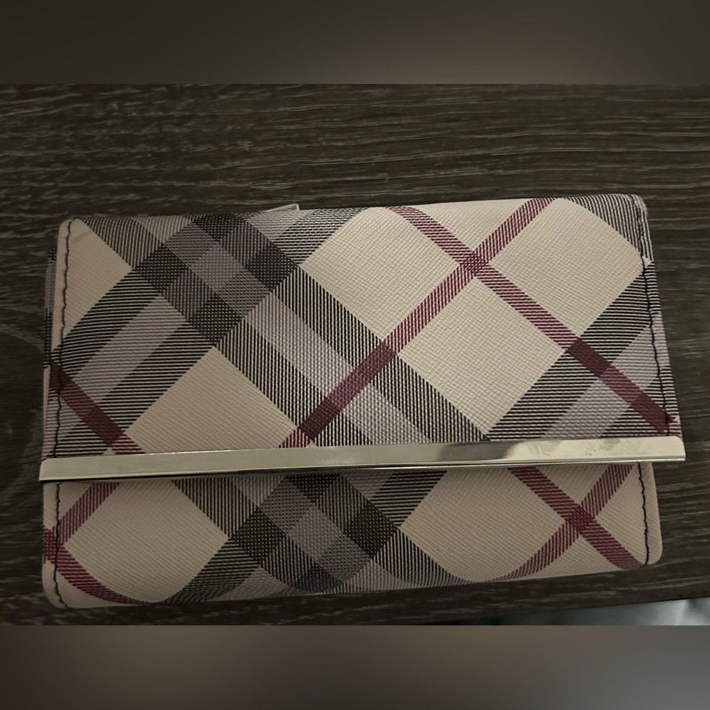Apt. 9 wallet